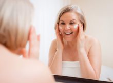Pielea grasă și îmbătrânirea: Ce spun dermatologii