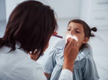 Roșu în gât la copii: Semnale de alarmă și tratament
