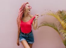 Moda vibrantă care celebrează personalitatea feminină