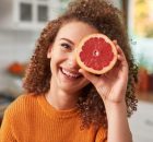 Grapefruitul roșu: beneficii pentru metabolism și sănătatea pielii