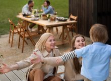 Cum să creezi un spațiu pentru mese în familie pe terasă Cum să creezi un spațiu pentru mese în familie pe terasă