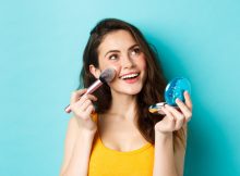 Machiaj în nuanțe coral pentru un look vibrant